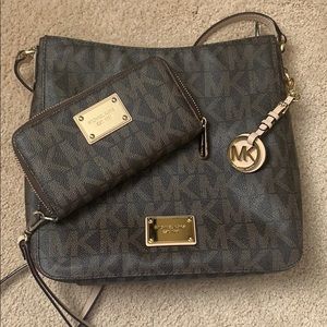 Michael Kors Jet Set Messenger